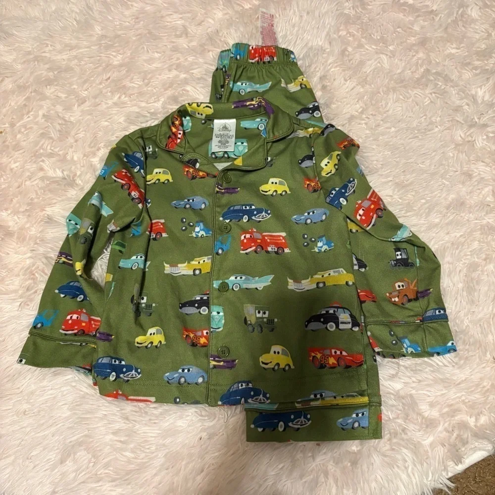 Disney Cars Lightning McQueen Pajama Set boys Sz 4 Tow Mater, Sally, Green